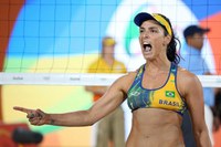 Campeã do vôlei de praia, Ágatha dá dicas para se exercitar durante o verão