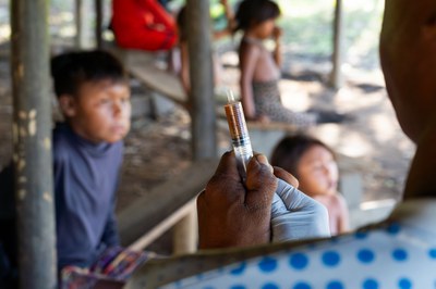 Saúde entrega 18 mil insumos e medicamentos para o território