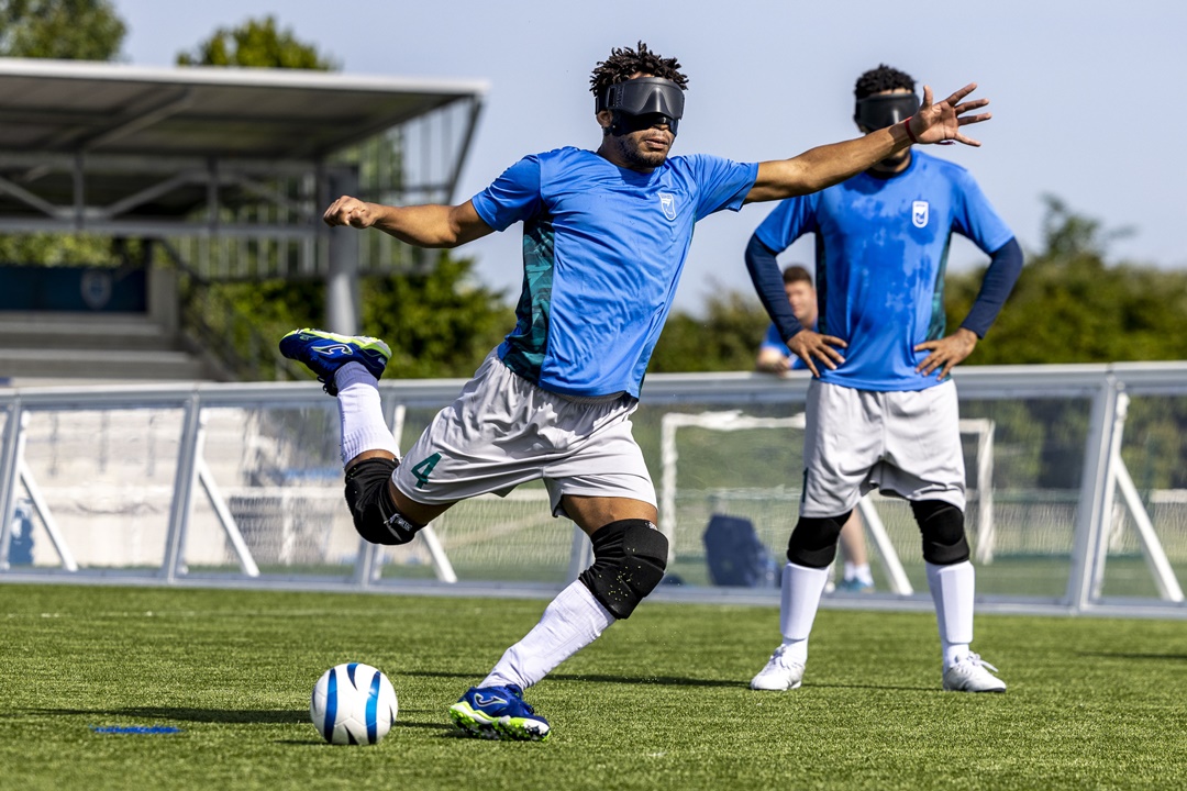 Em Paris, o imbatível dream team do futebol de cegos sonha com sexto ouro seguido