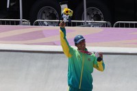 Kevin Hoefler garante a primeira medalha do Brasil em Tóquio: prata no skate street