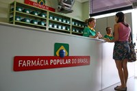 Farmácia Popular: mais de 1,3 milhão de beneficiários do Bolsa Família já retiraram medicamentos