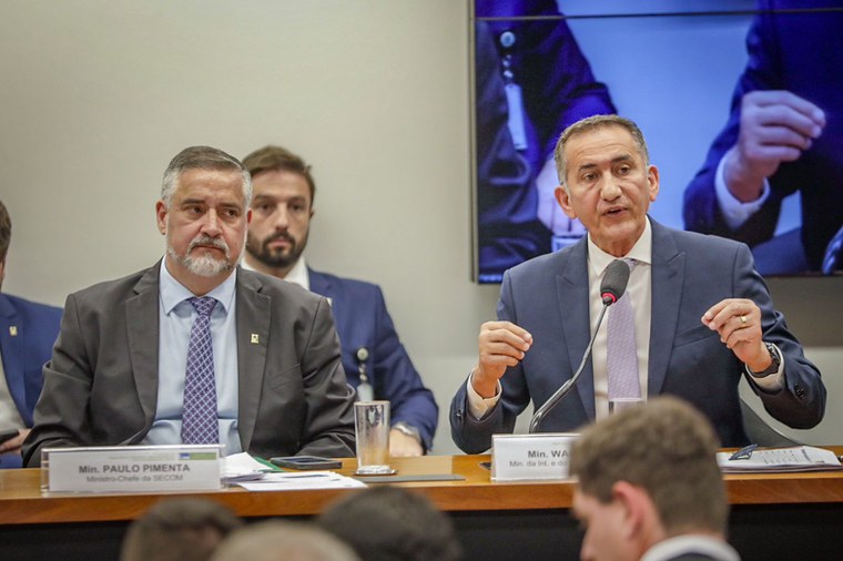 O ministro Waldez Góes lembrou que o Governo Federal já vinha atuando de forma próxima ao Rio Grande do Sul em função da forte estiagem que atingiu o estado. Foto: Lucas Leffa / Secom - PR