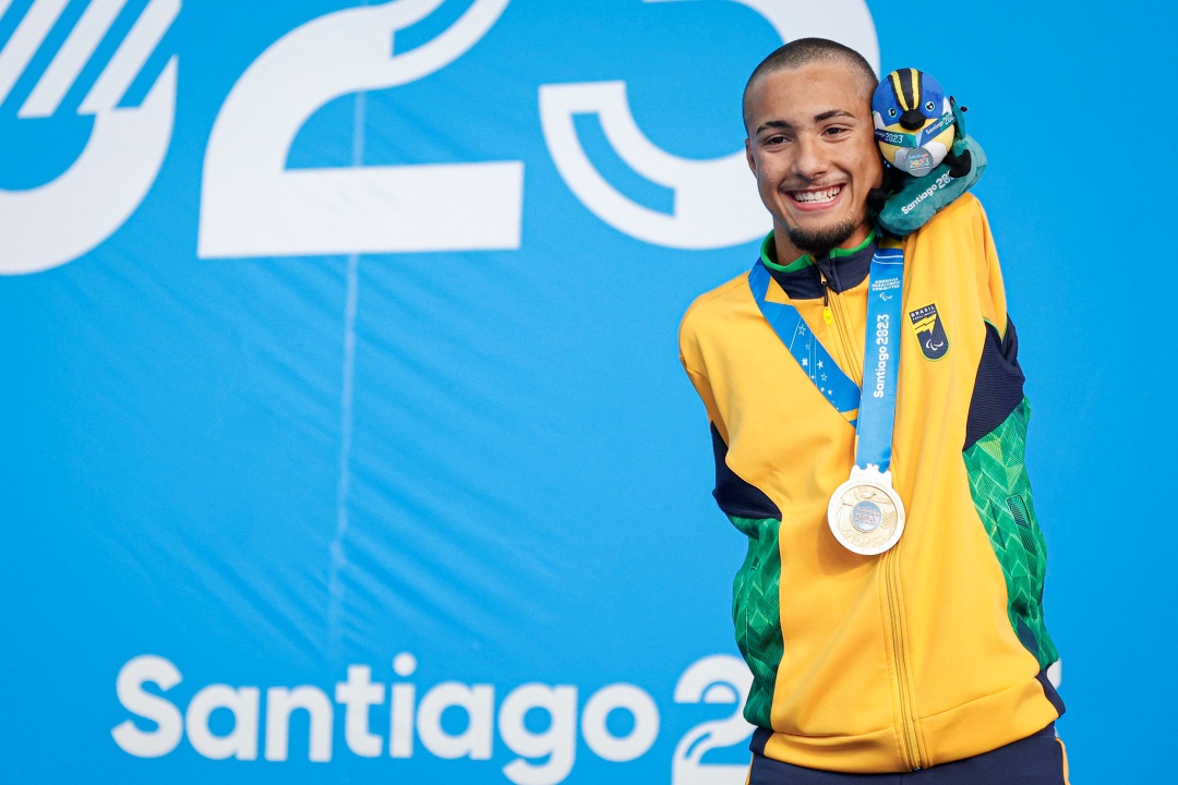 Samuel Silva, de 18 anos, venceu os 200m livre e chegou a incríveis seis ouros na competição. Foto: Cris Mattos/CPB