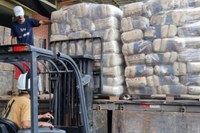 Começa distribuição de 52 mil cestas de alimentos à população afetada pelas enchentes no Rio Grande do Sul