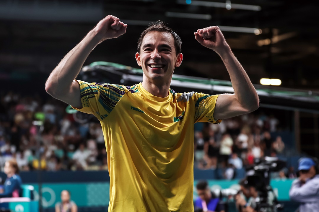 Calderano chegou à semifinal em Paris, feito inédito para o tênis de mesa brasileiro. Disputa da vaga na decisão será nesta sexta. Foto: Gaspar Nóbrega / COB