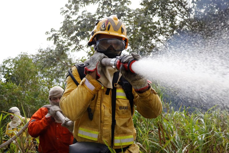 Combate aos incêndios no Pantanal