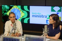 Marina Silva detalha ações de prevenção e enfrentamento a incêndios em entrevista a radialistas