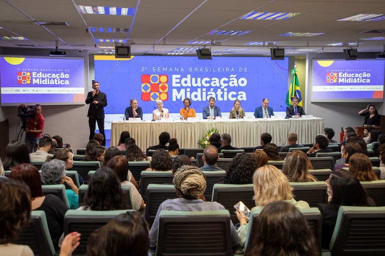 Educação Midiática.jpg