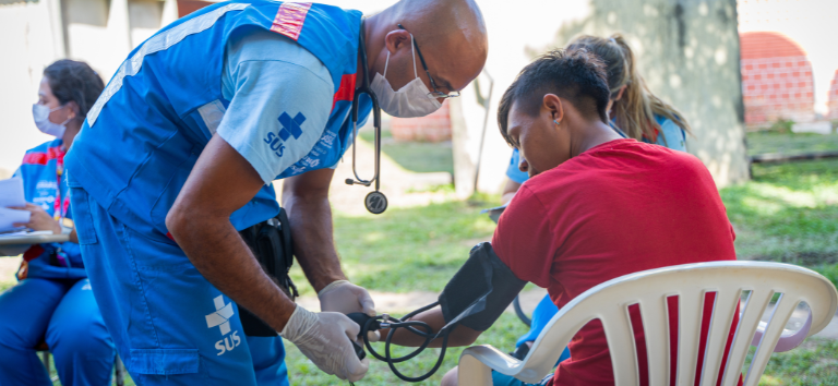 Emergência Yanomami: Vacinação e atendimento médico em sedes - imagem