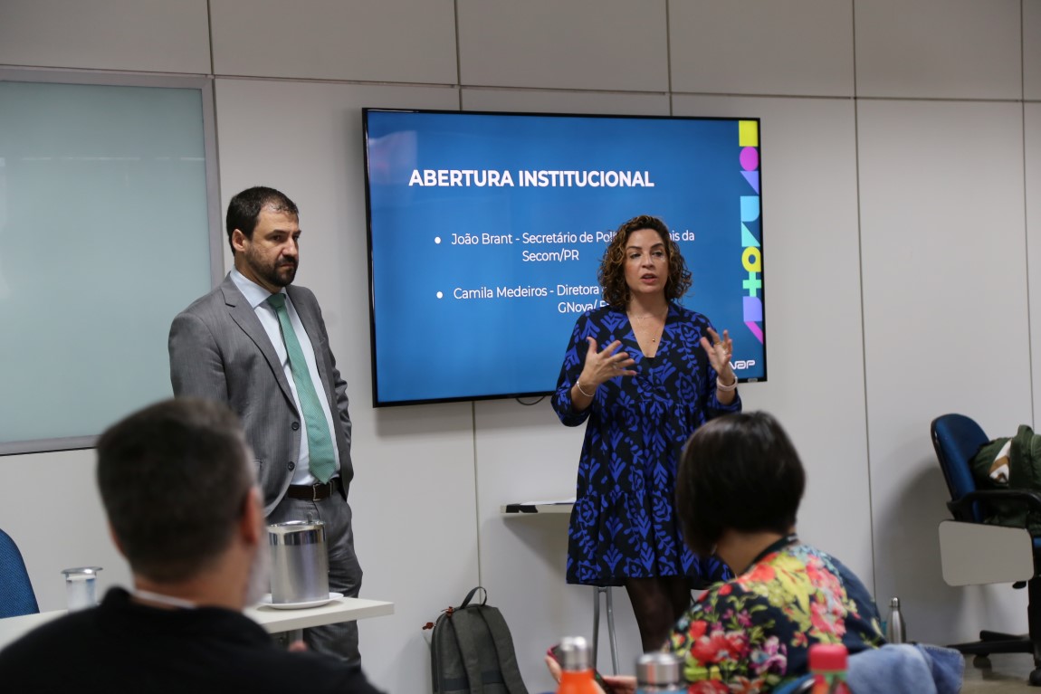 Oficina de facilitação de diálogo para construção do Guia para uso consciência de telas por crianças e adolescentes