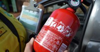 É falso que extintores de incêndio são obrigatórios em carros