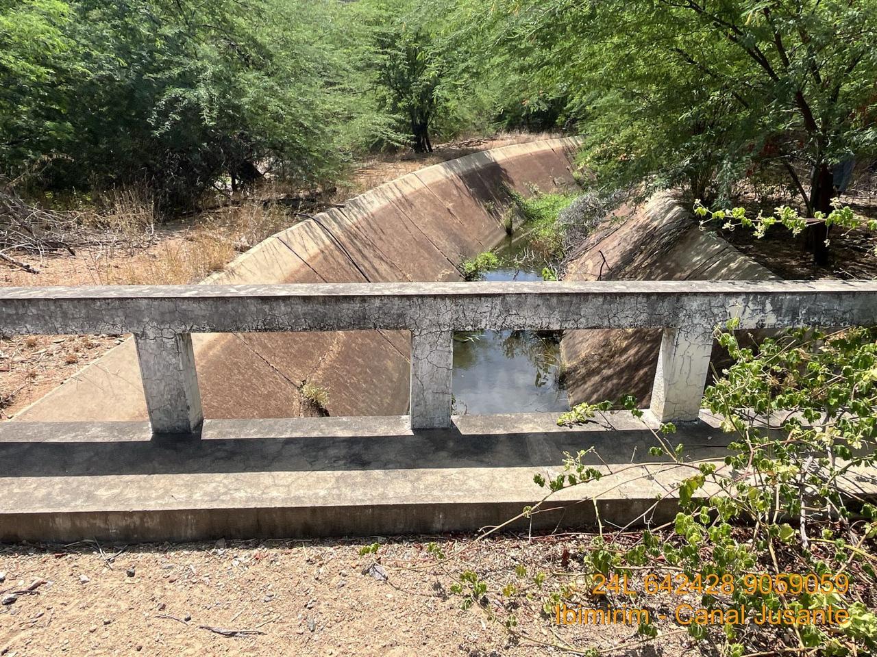 Canal de drenagem de água pluvial do PISF em Ibimirim (PE)