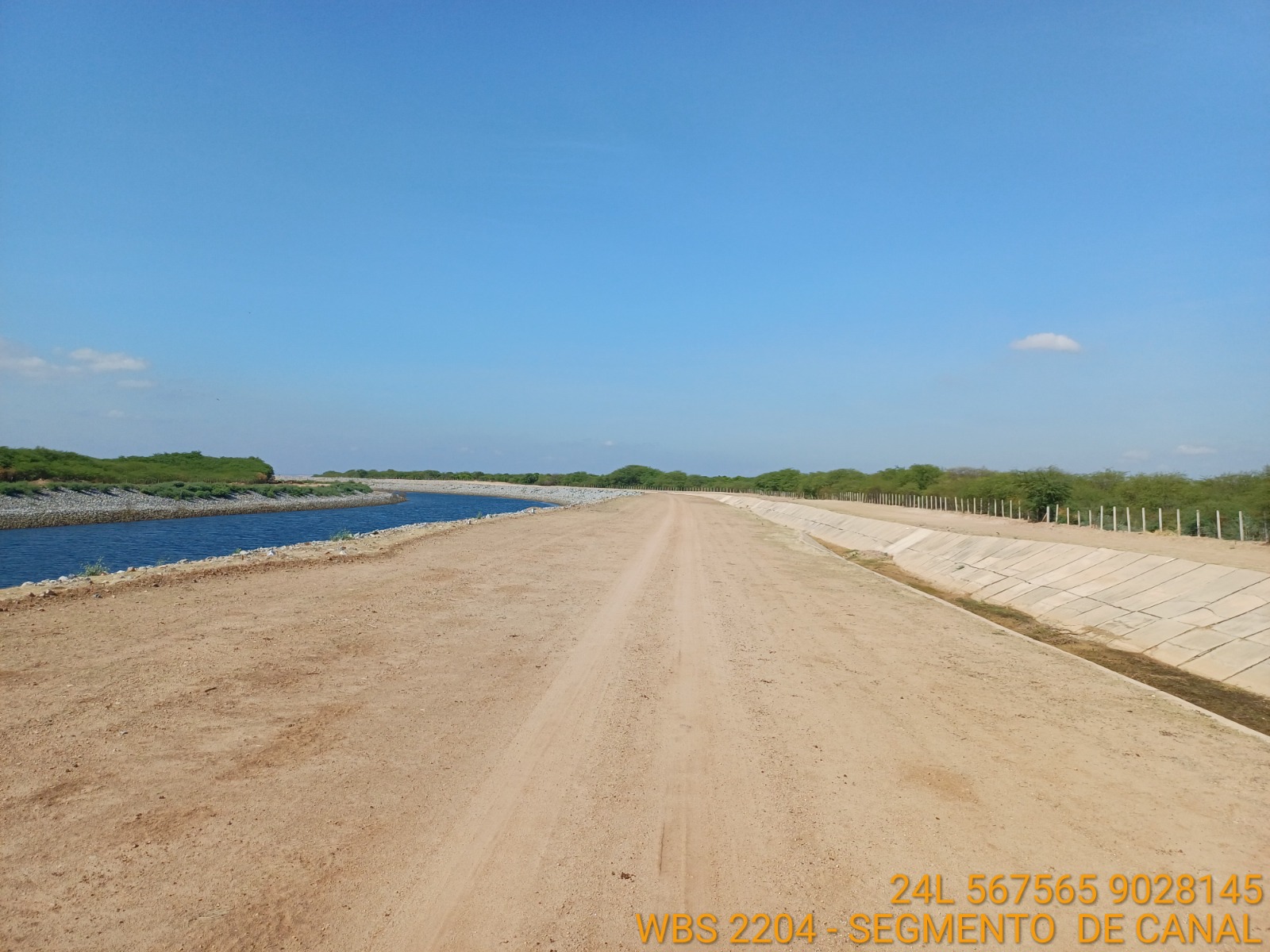 Vídeos mostram canal de drenagem de água da chuva lateral ao curso da Transposição do Rio São Francisco