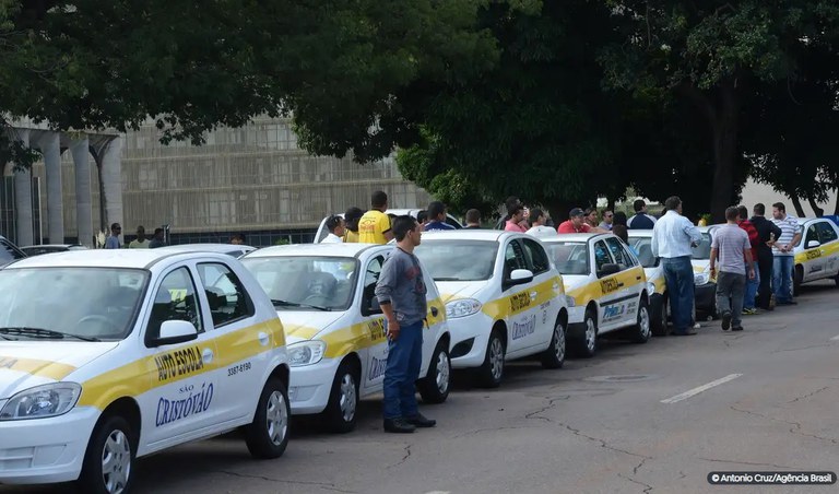 Carros de Auto Escola