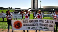 Marcha Mundial do Clima entrega manifesto à presidência da Câmara e Embaixada dos EUA