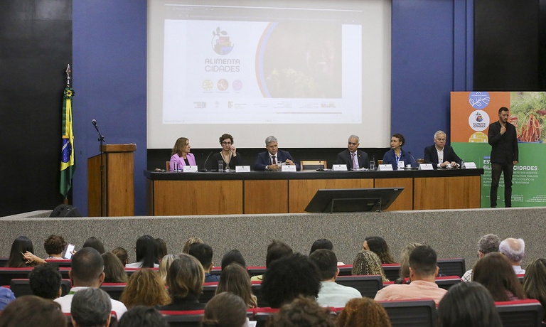 Mesa de Abertura do II Encontro da Estratégia Alimenta Cidades..jpg