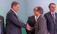 Gustavo Bebianno recebe o cargo de ministro de estado de Ronaldo Fonseca