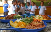 Lei permite distribuição de alimentos adquiridos por programa de alimentação escolar