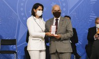 Governo homenageia médicos e autoridades com medalhas da Ordem do Mérito Médico e Mérito Oswaldo Cruz