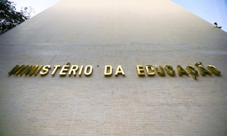 EDUCAÇÃO.jpg