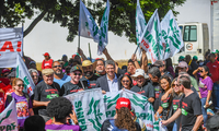 Centrais Sindicais recebem ministro Márcio Macêdo durante marcha