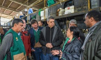 Cozinhas solidárias recebem botijões doados por distribuidores de gás de cozinha após pedido do governo federal.