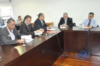 06.08.2012 - Centrais sindicais apresentam proposta de fundo para garantir empregos