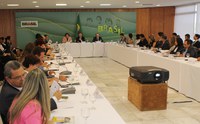 19.10.2012 - Reunião com secretários estaduais fortalece a troca de experiências sobre participação social