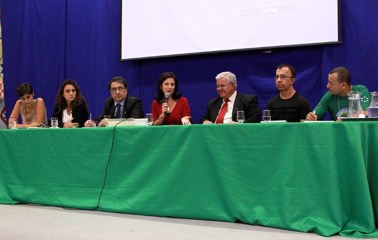 Daniela Montello, Fernanda Barreto, Pedro Wilson, Denise Colin, Paulo Roberto Martins, Aparecido Gonçalves e Alexandro Cardoso. Foto: Ana Nascimento/MDS