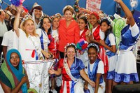 21.12.2012 - Dilma celebra Natal dos catadores e diz que vai se empenhar para reduzir violência contra população de rua