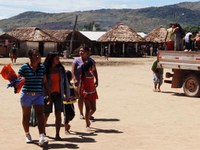 16.04.2013 - Índios da Raposa Serra do Sol entregam carta de reivindicações para o governo