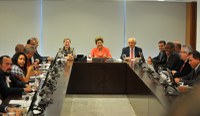 26.06.2013 - Presidenta Dilma recebe centrais sindicais e pede propostas para reforma política