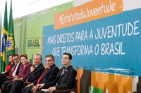 05.08.2013 - Firmamos hoje um pacto pela juventude brasileira, afirma Dilma