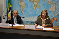 10.12.2014 - Senadora Gleisi Hoffmann apresenta relatório sobre a MP nº 658/2014