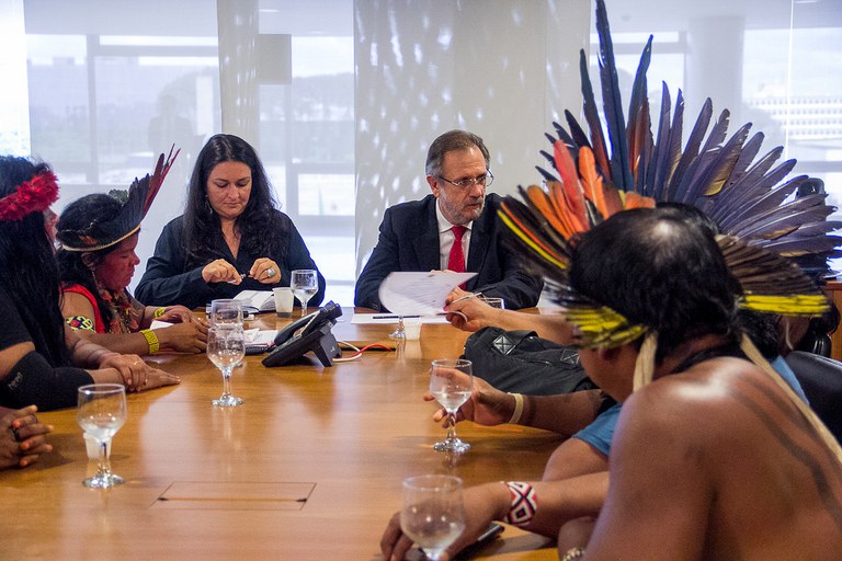 Rossetto recebe carta com reivindicações dos indígenas