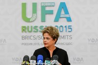 10.07.2015 - Países do Brics fecham acordo entre bancos de desenvolvimento contra volatilidade do mercado