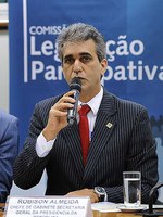 26.06.2015 -  Lei de Fomento e Colaboração é debatida em seminário na Câmara 