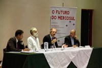 9.06.2015 - Em debate sobre Mercosul, Rossetto defende fortalecimento da integração no bloco