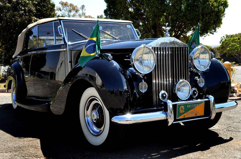 Rolls Royce presidencial volta a ser exibido aos domingos no Palácio do Planalto