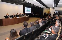 10.03.2015 - Governo, caminhoneiros e empresários debatem soluções para o setor