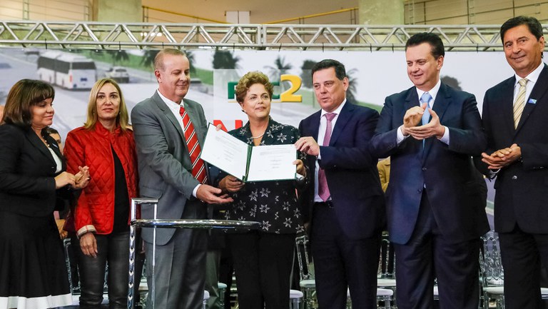 Dilma anuncia retomada das obras no aeroporto de Goiânia