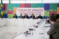 02.09.2015 - Fórum define calendário para debate sobre políticas de trabalho, emprego e renda e previdência social