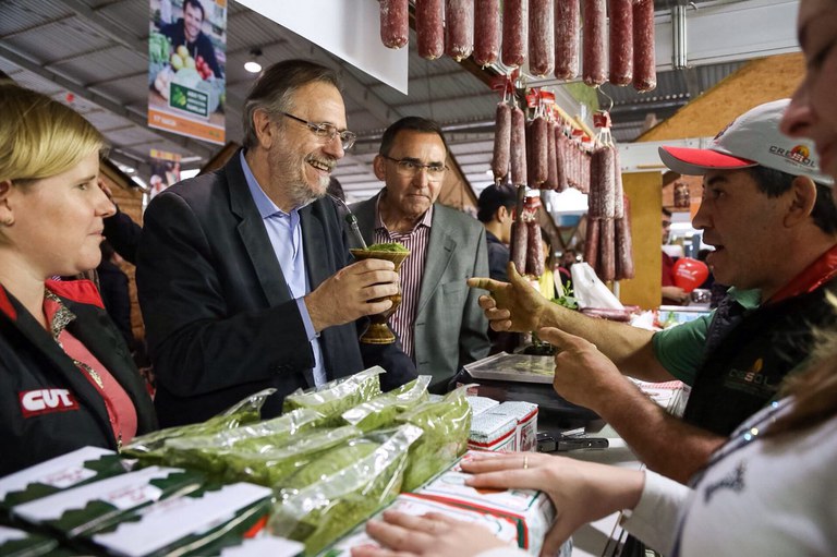 No Rio Grande do Sul, ministro Miguel Rossetto visita a 38ª Expointer