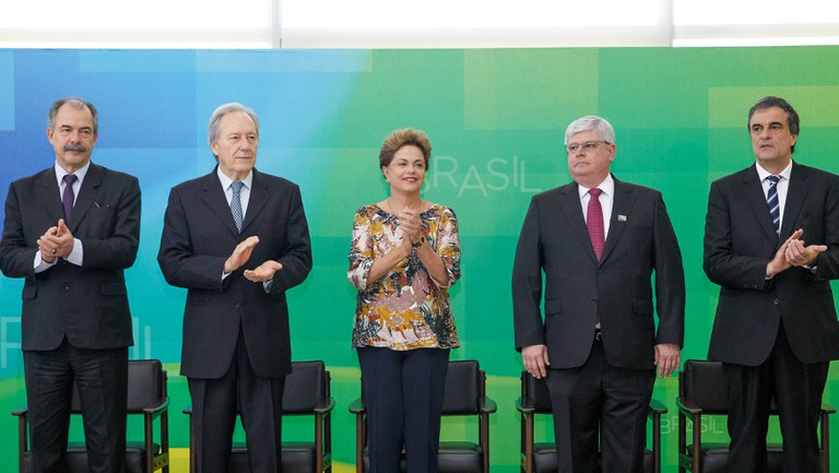 Dilma: queremos um país em que políticos pleiteiem poder pelo voto e aceitem veredito das urnas