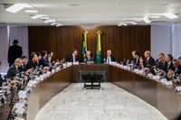 Temer apresenta a aliados medida que limita gastos públicos