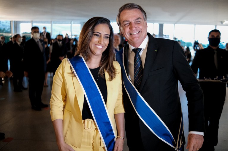 ministraflavia_bolsonaro_medalhariobranco1.jpeg