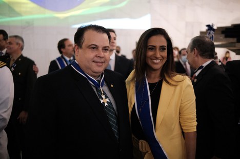 ministraflavia_deputadojuliocesar_medalhariobranco1.jpeg