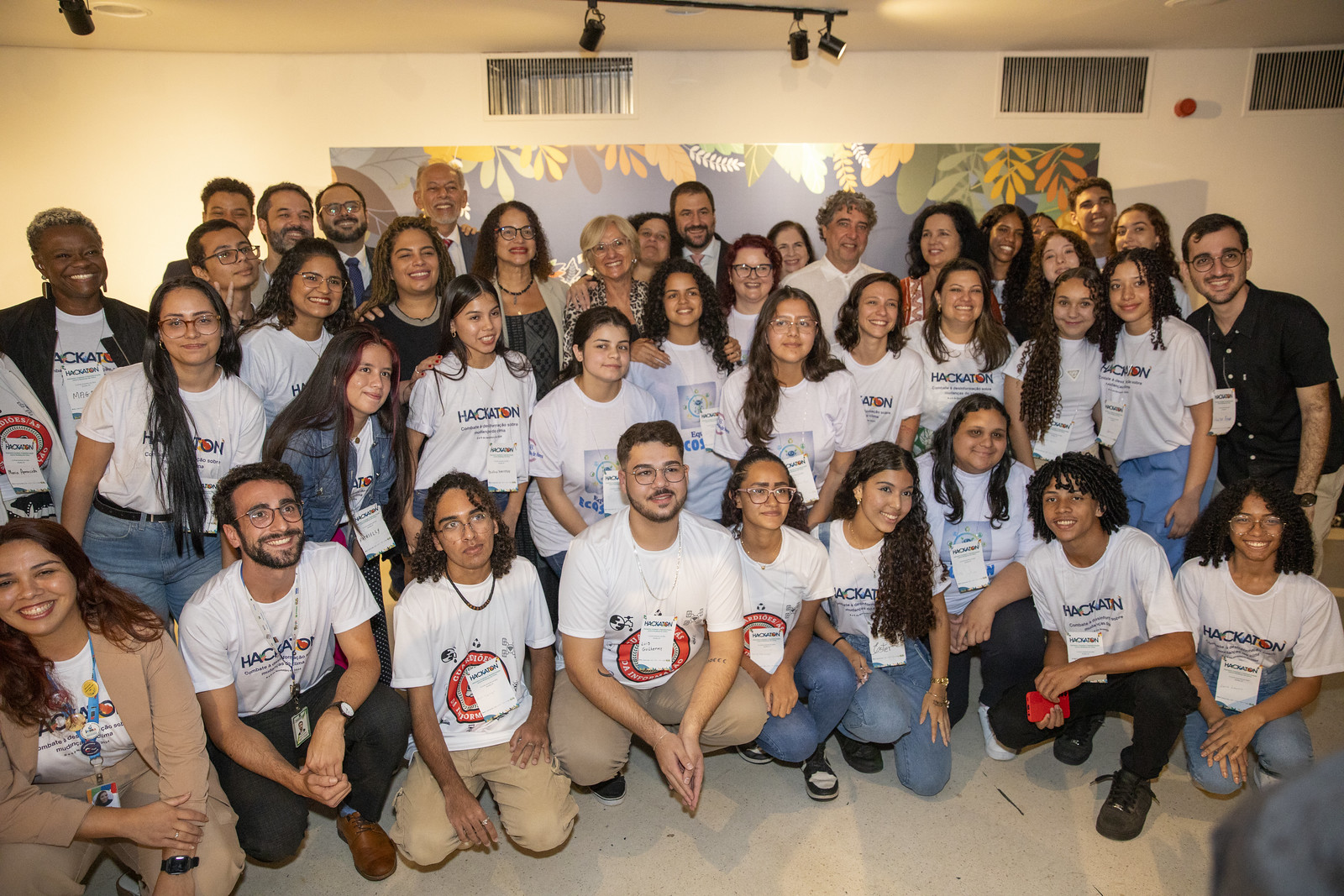 Estudantes de escolas públicas de todo o Brasil expõem ideias inovadoras em Brasília