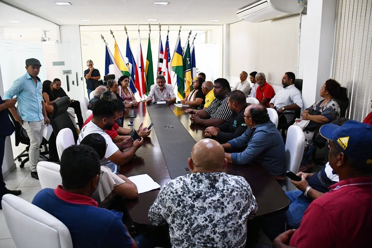 Reunião com centrais sinciais.jpg