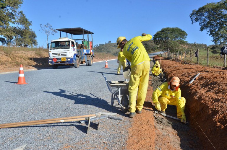 pavimentação-da-go-520-entre-luziânia-e-novo-gama-14.jpg